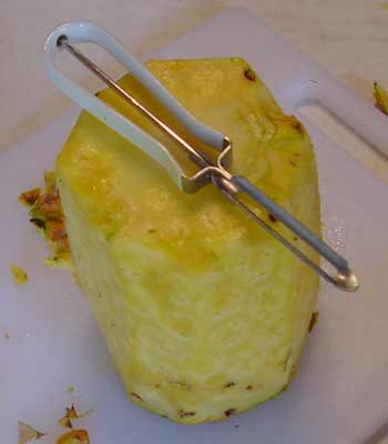 how to slice pineapples